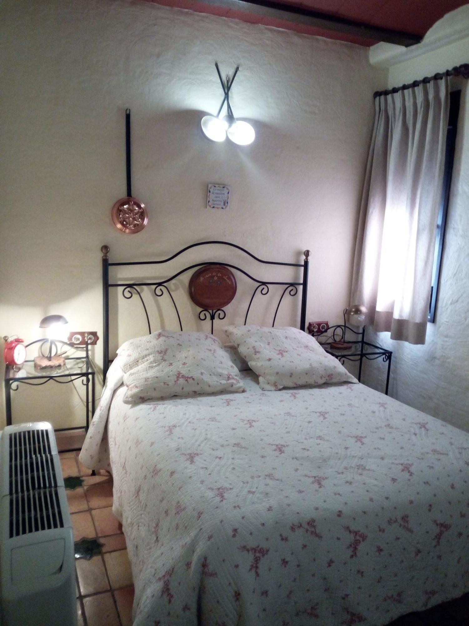 בית הארחה קאסורלה 	La Casa De La Abuela מראה חיצוני תמונה